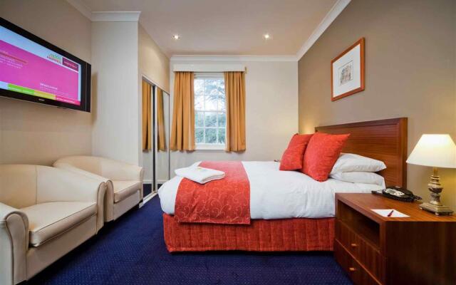 Mercure Canberra