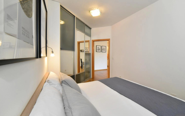 Block Apartment Park