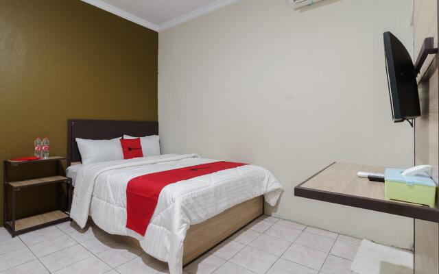 RedDoorz near Cikampek Mall Karawang