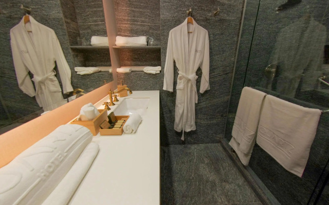Quartz Hotel & SPA