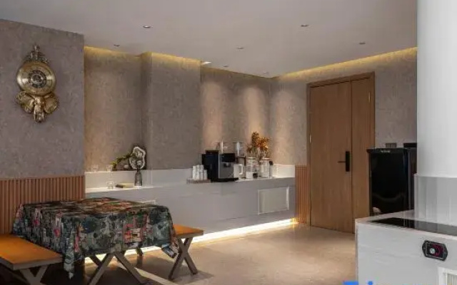 Starway Hotel (Burqin Shenhu South Road)