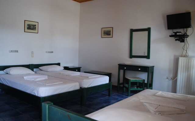Siroco's Rooms And Studios