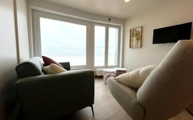 Apartment in Wenduine With Stunning Sea Views