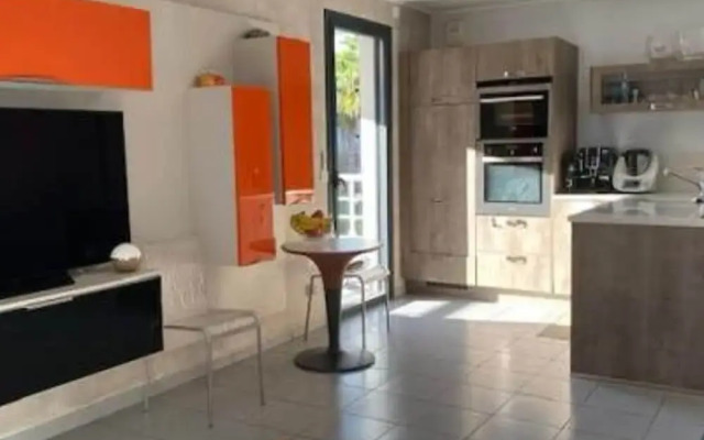 Two Bed Apt With Lovely Terrace - 2195