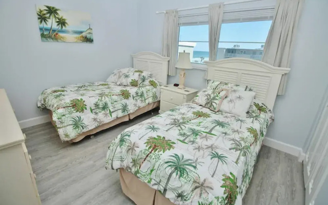 Sea Coast Gardens III 509