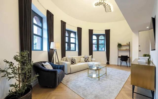 Luxury Church Conversion in Hale - Sleeps 4