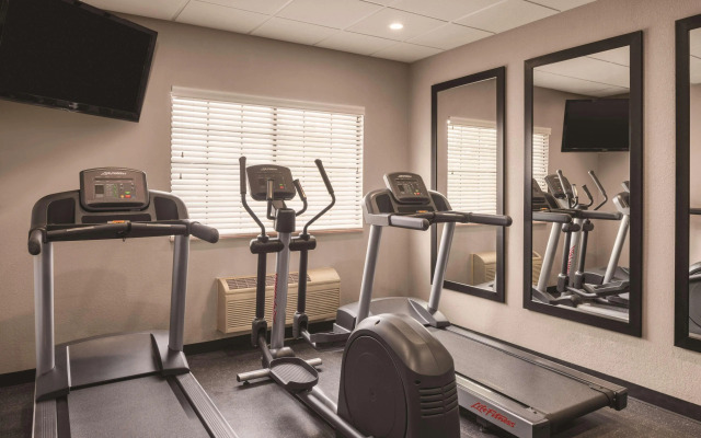 Country Inn & Suites by Radisson, Hoffman Estates, IL