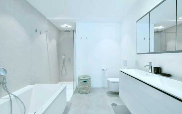 Infinity 0-3 LUXE PARTIAL SEA VIEW 2B