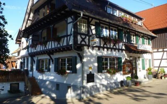 Gasthaus Bischenberg - Bücherhotel - Schokoladenmanufaktur