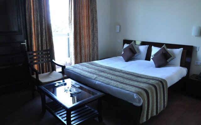 Golden Palm Suites