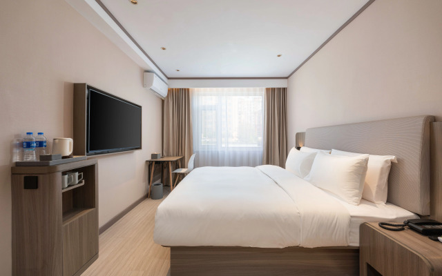 HanTing Hotel (Dalian North Station South Square)