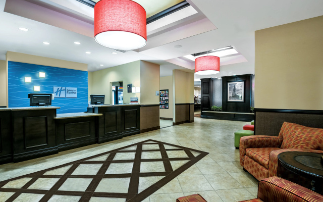 Holiday Inn Express & Suites Cotulla by IHG