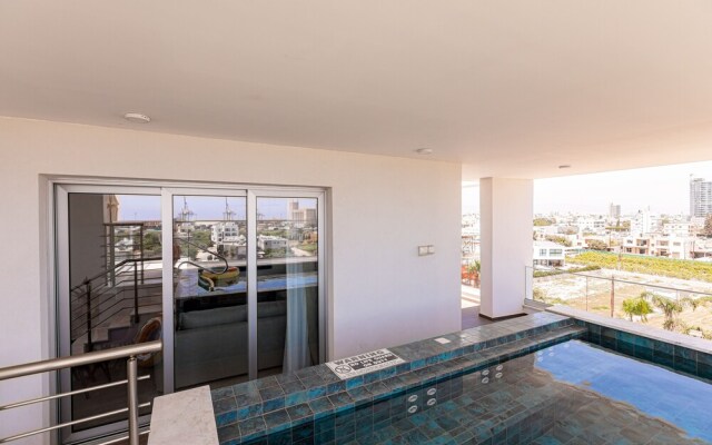 YAMAS Urban Living Sunny Pool Penthouse