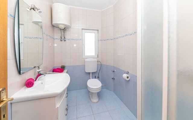 Beautiful Home in Kastel Novi With Wifi and 8 Bedrooms