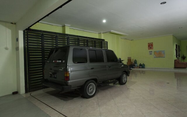 Reddoorz near Kejaksaan Negeri Surabaya