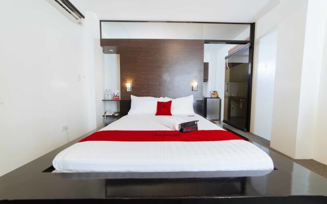 Reddoorz Premium @ Guadalupe Village