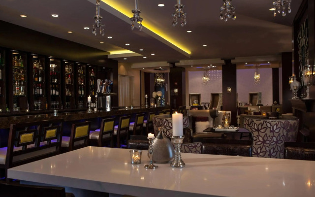 Renaissance Chicago North Shore Hotel
