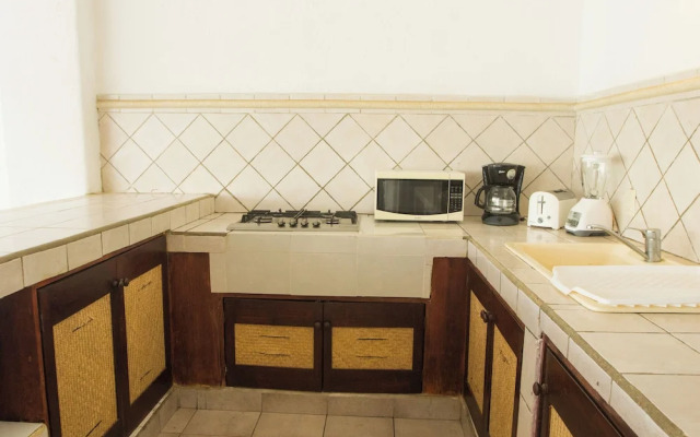Apt. with Jacuzzi Ixt. Zihuatanejo 3 BR