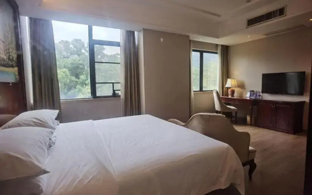 Vienna Hotel North Shenzhen Science and Technology Park Branch