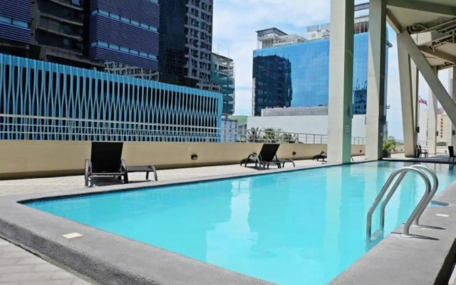 Mandarin Plaza Hotel