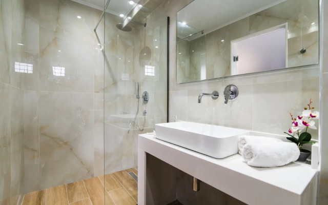 Yiannis Manos Hotel