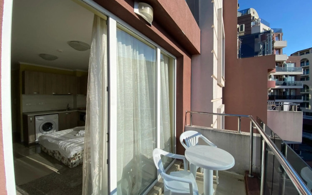 One Bedroom Apartment Admiral Plaza C 45