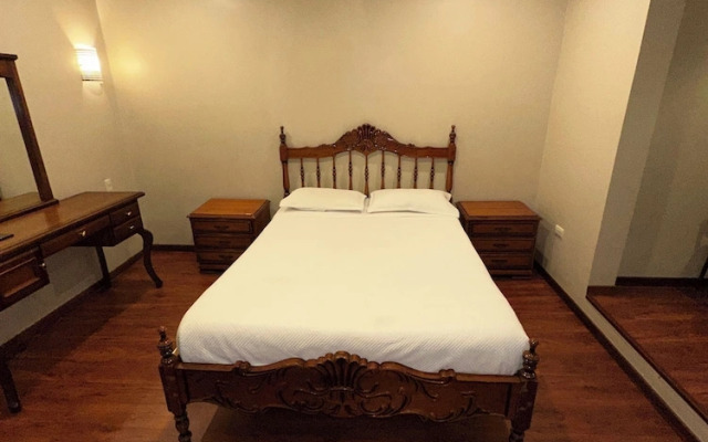 Hotel & Suites El Quijote