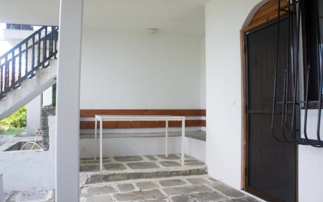 Possidi Aigaiopelagitika ground floor beachside studio