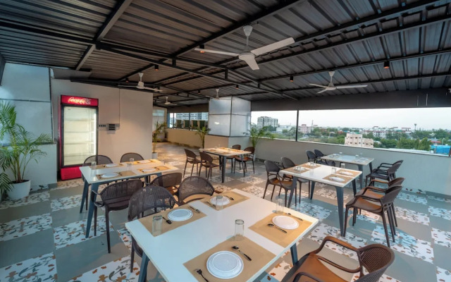 Aceotel Select Sarvagya Nipania -  A Luxury Boutique Hotel