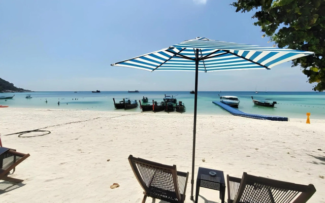 Charming Lipe Beach Resort