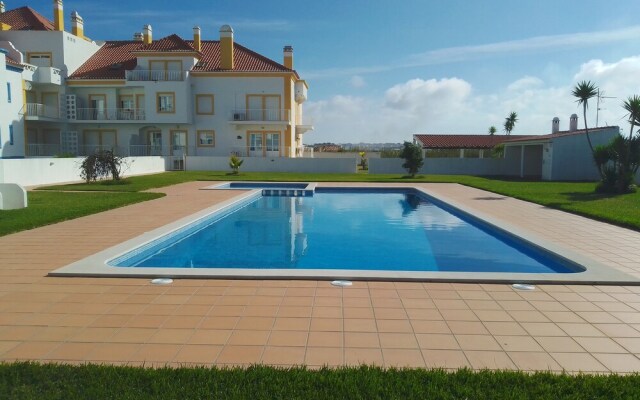 Baluarte Citadino-Baleal Beach Lodge