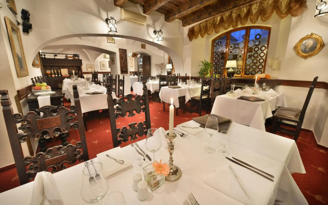 Hotel U Tri Pstrosu