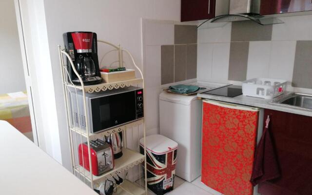 Charmante Maisonnette indépendante avec parking 5 mn Rouen