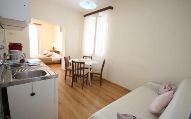 Apartments & rooms Nikola1 - parking