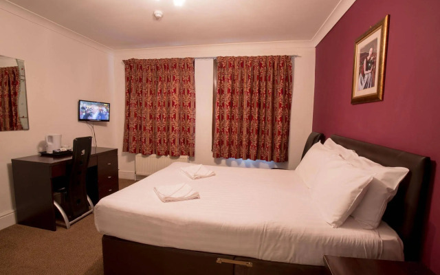 Rossmore Hotel