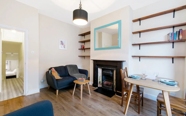 Simon Apartment - London Launchpad