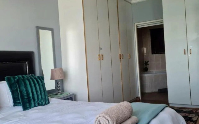 Point Village Accommodation - Ocean Two 42