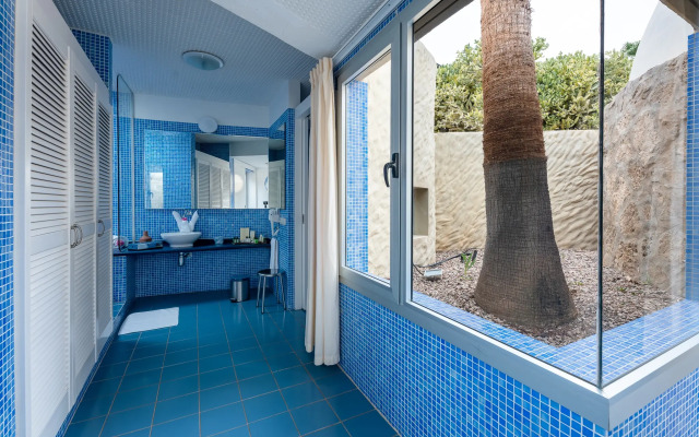 Livvo Risco del Gato Suites Hotel