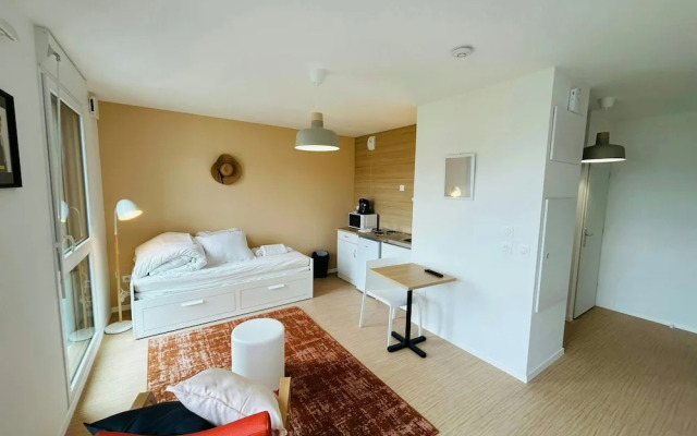 We Live In R - Suite 404