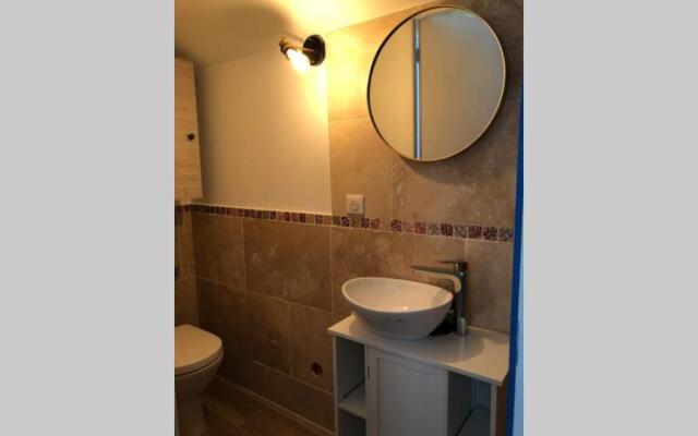 Maison de charme avec piscine couverte et 9000m2