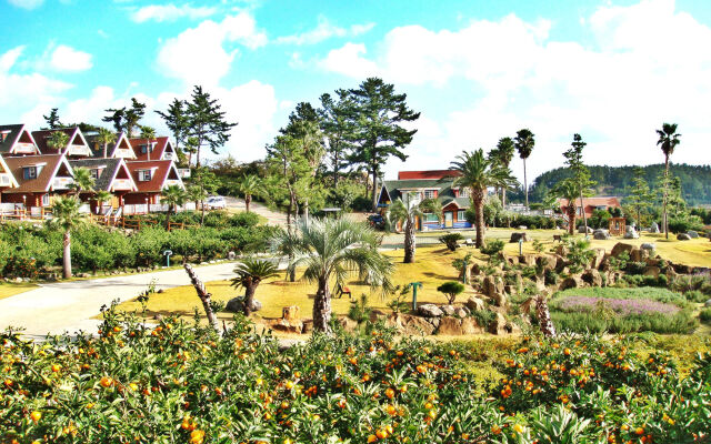 Jeju Jungmun Log Pension & Resort