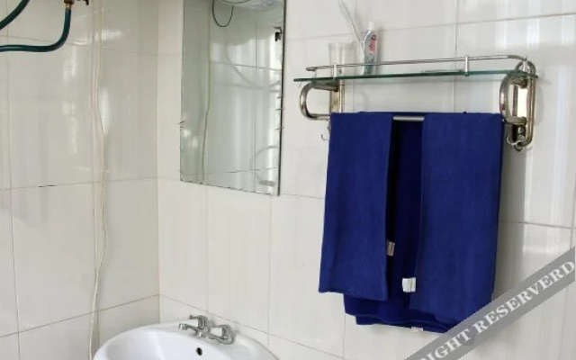 Dechang Business Hotel