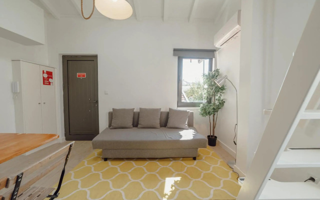 Mezzanine Stylish Apartment S