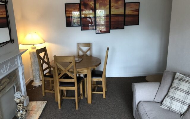 Lovely 2-bed Apartment in Solihull