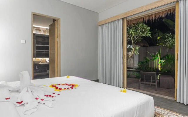Brand new Luxury 3BR villa Ethnic Ubud 4