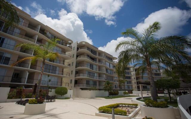 Pool View 3 Bedroom Apartment