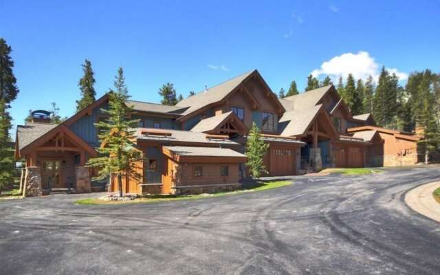 Mountain Thunder Lodge 3 Bedroom Vacation Rental in Breckenridge With Access to a Hot Tub Just Two Blocks From Main Street