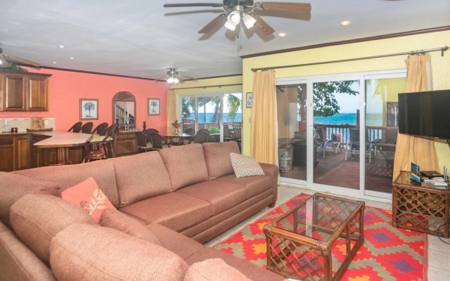 Casa Tortuga Buceadora 2 Bedroom Condo by Redawning