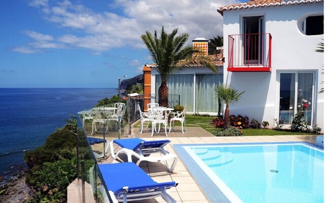 Casa das Bandeiras by ETC Madeira