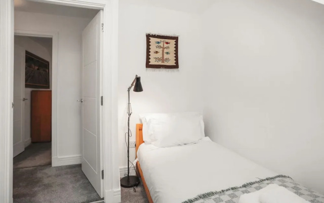27 Strathtay Lodges